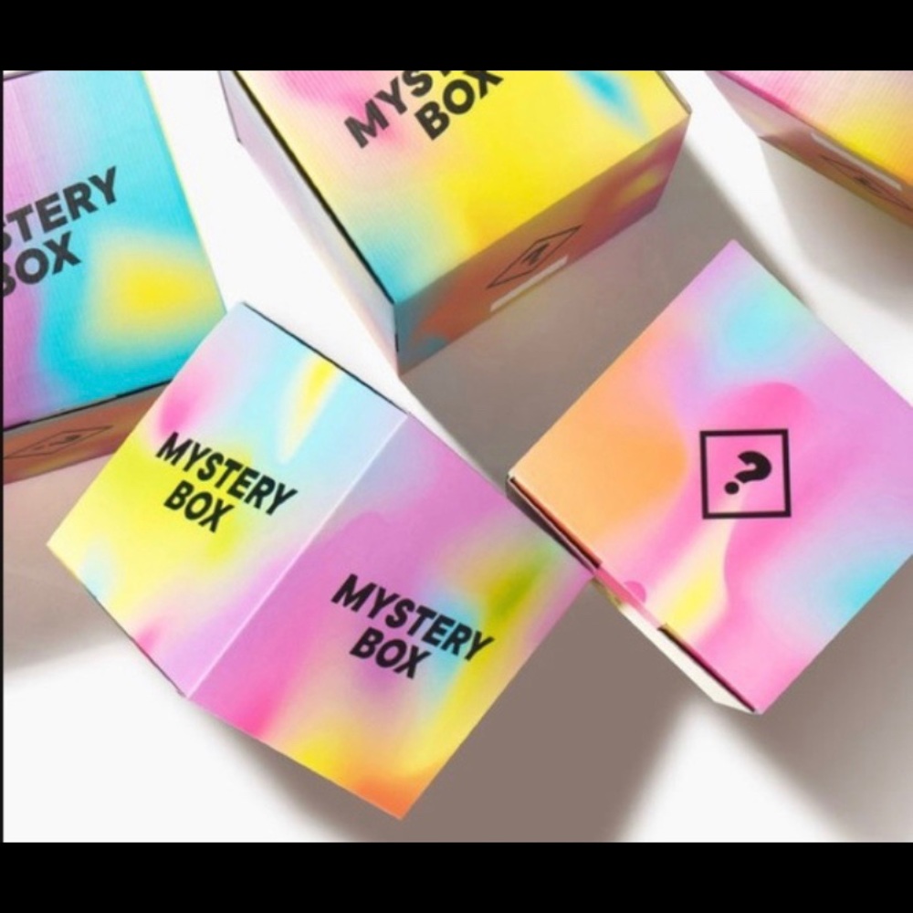 GIRLY MYSTERY BOX OUTFITS